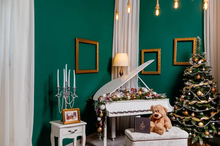 Decor de Crăciun din studioul Ștefan Chelmu, 2021