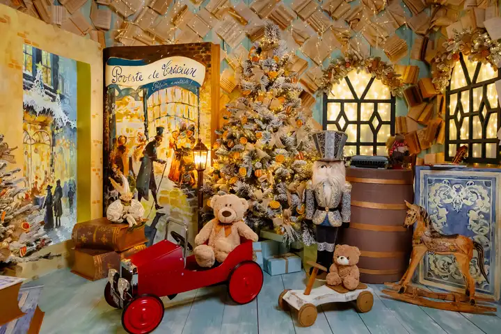 Decor de Crăciun din studioul Ștefan Chelmu, 2025